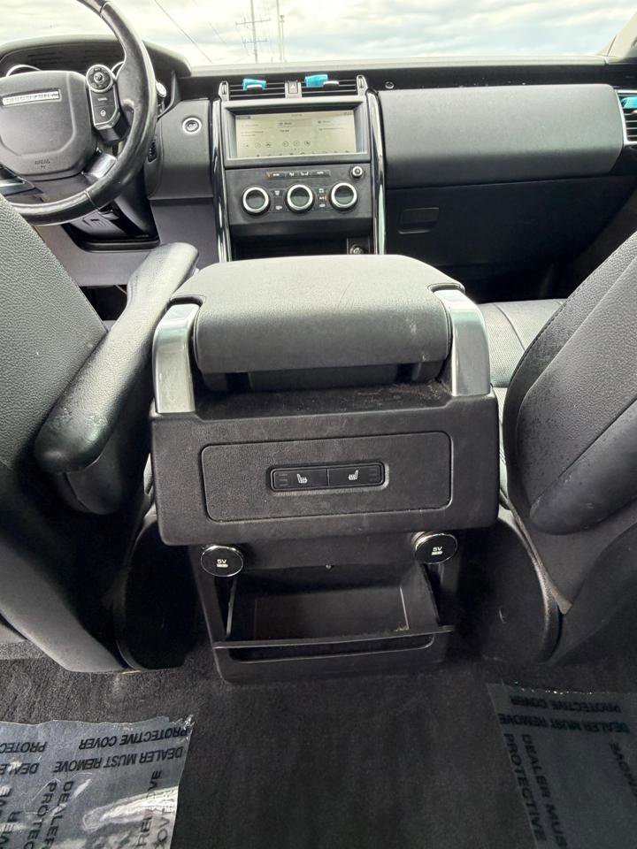 Used 2018 Land Rover Discovery SE AWD/4WD image 17