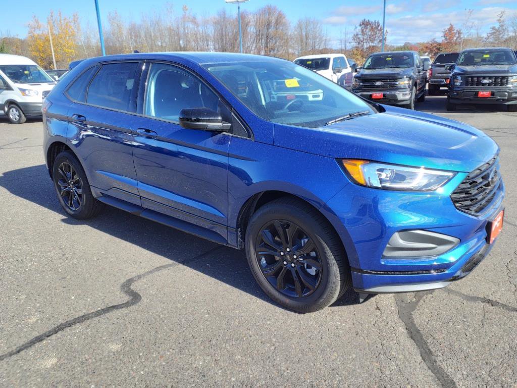 Certified 2024 Ford Edge SE w/ Black Appearance Package image 4