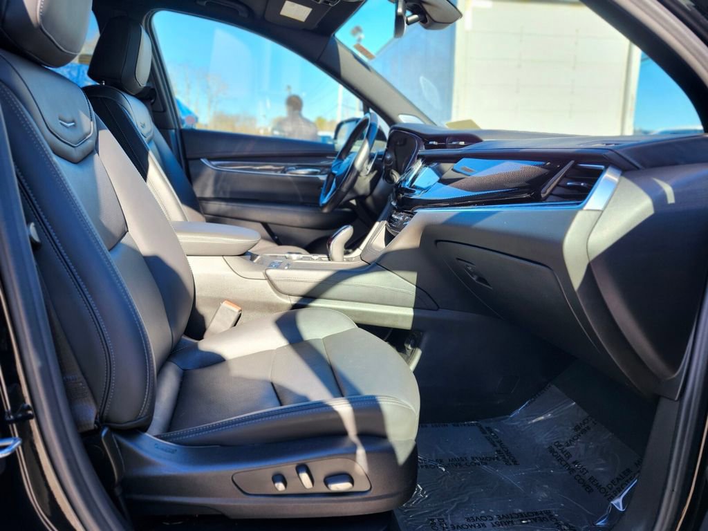 Certified 2024 Cadillac XT6 Sport w/ LPO, Floor Liner Package image 9