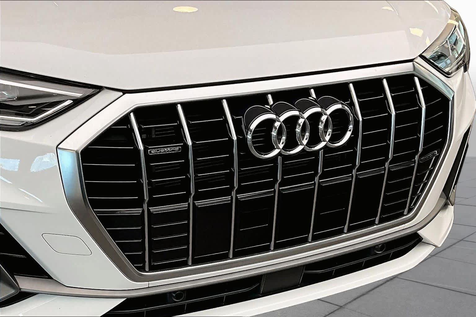 Used 2024 Audi Q3 2.0T Premium w/ Convenience Package AWD/4WD image 32
