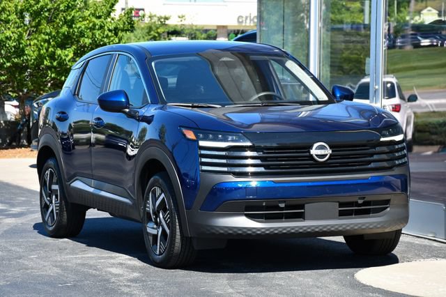 Used 2025 Nissan Kicks SV FWD image 6