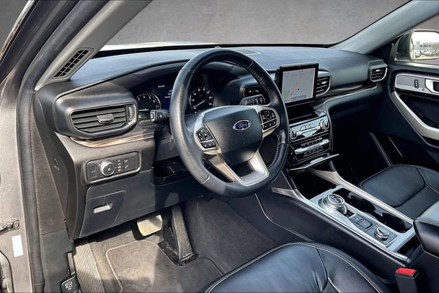 Used 2022 Ford Explorer Limited image 11