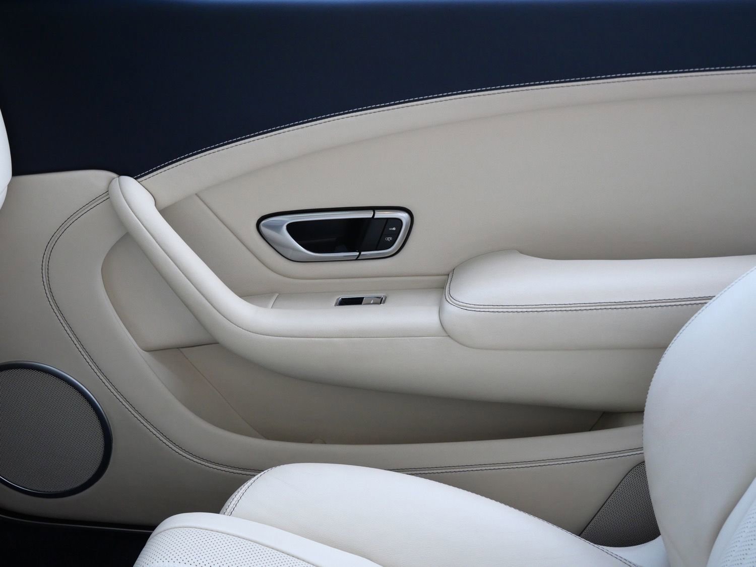 Used 2017 Bentley Continental GT image 16