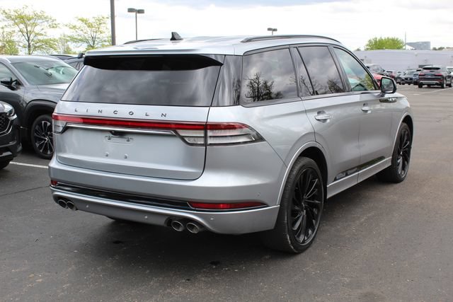 Certified 2023 Lincoln Aviator Black Label w/ Jet Package AWD/4WD image 3