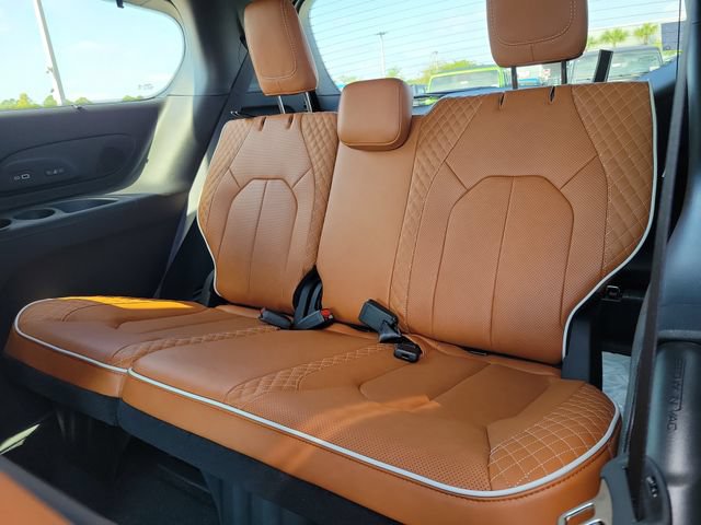 New 2026 Chrysler Pacifica Pinnacle FWD image 10
