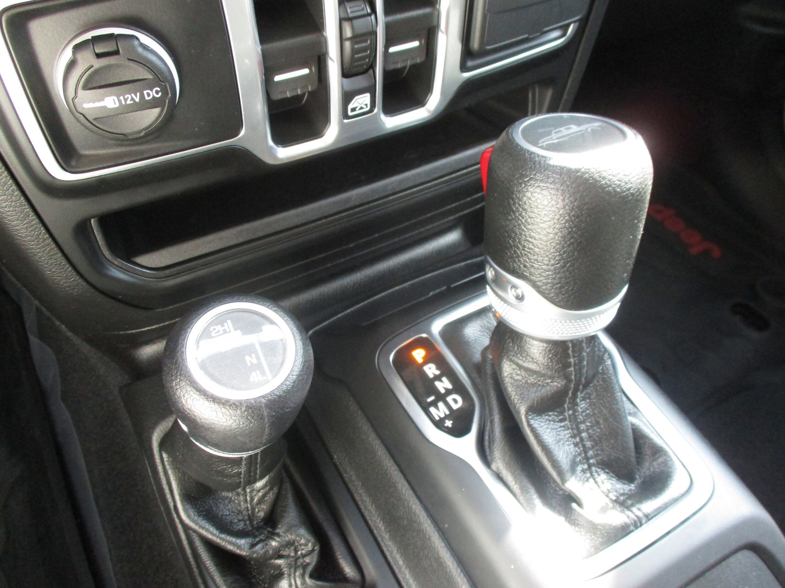 Used 2022 Jeep Gladiator Sport AWD/4WD image 29