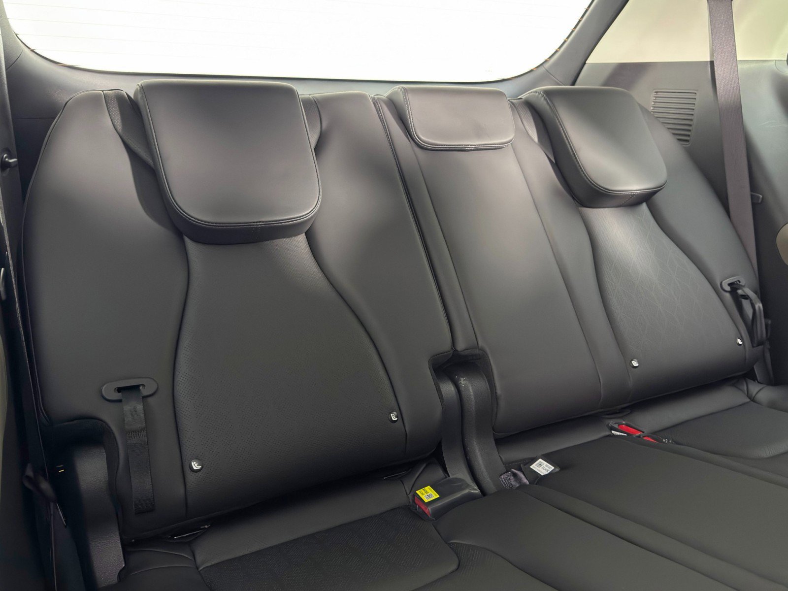 Used 2025 Kia Carnival FWD image 38