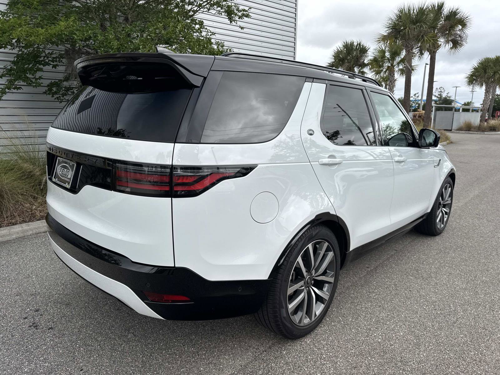 Certified 2025 Land Rover Discovery Dynamic SE AWD/4WD image 6