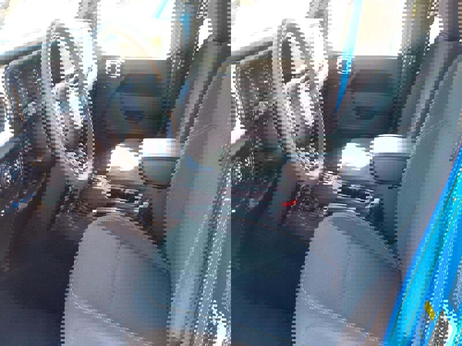 Used 2024 Jeep Wrangler Unlimited w/ Convenience Group image 18