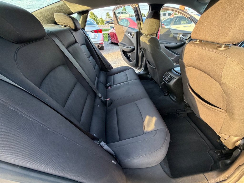 Used 2022 Chevrolet Malibu LT FWD image 10