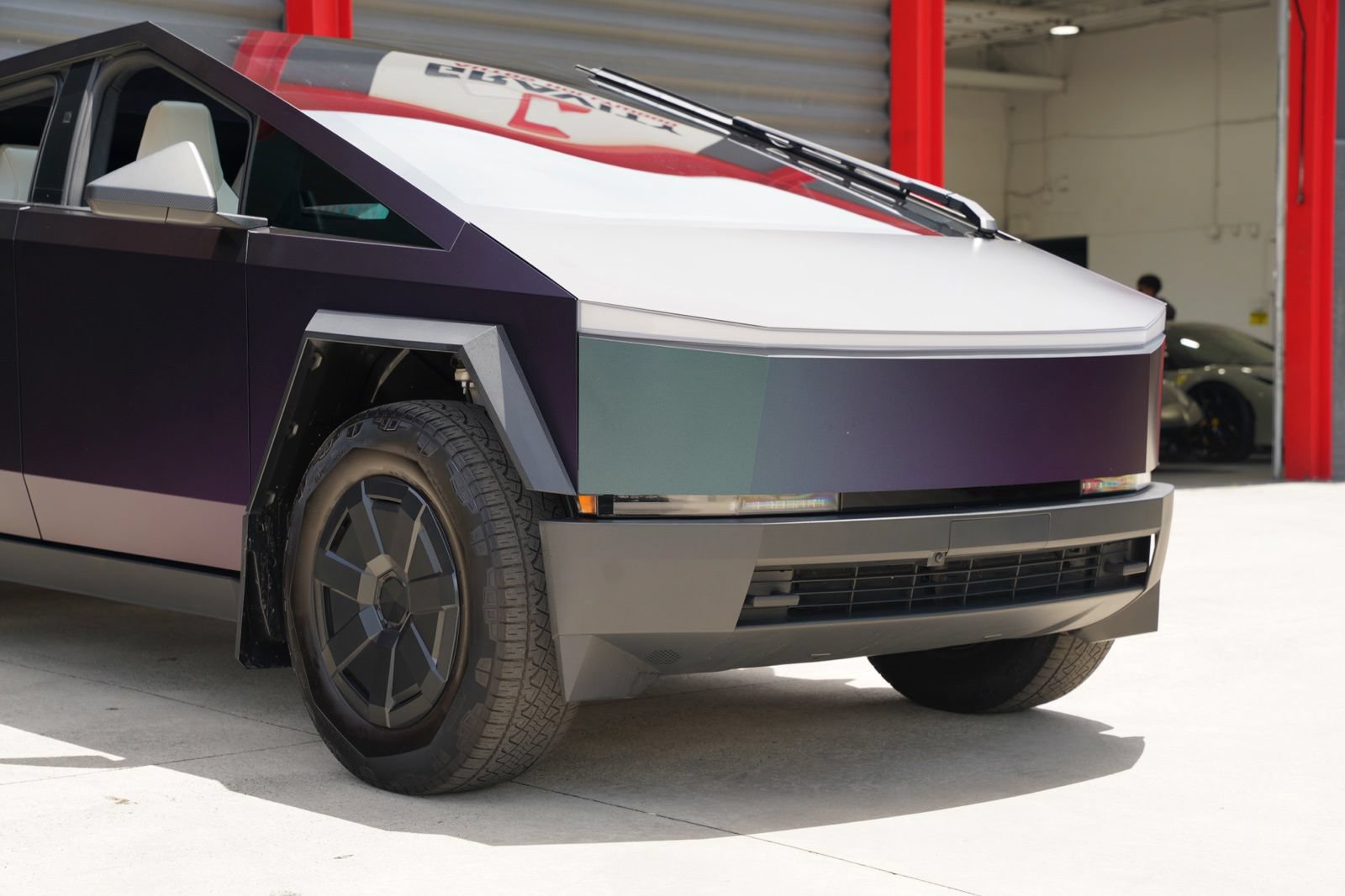 Used 2024 Tesla Cybertruck AWD Crew Cab image 8