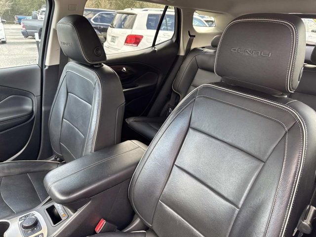 Used 2019 GMC Terrain Denali w/ Driver Alert Package II FWD image 11