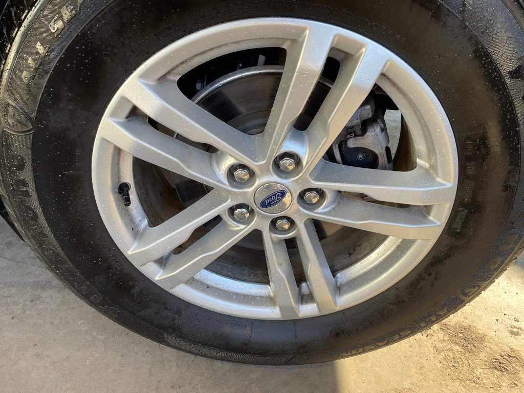 Certified 2022 Ford Explorer XLT w/ Equipment Group 202A image 10