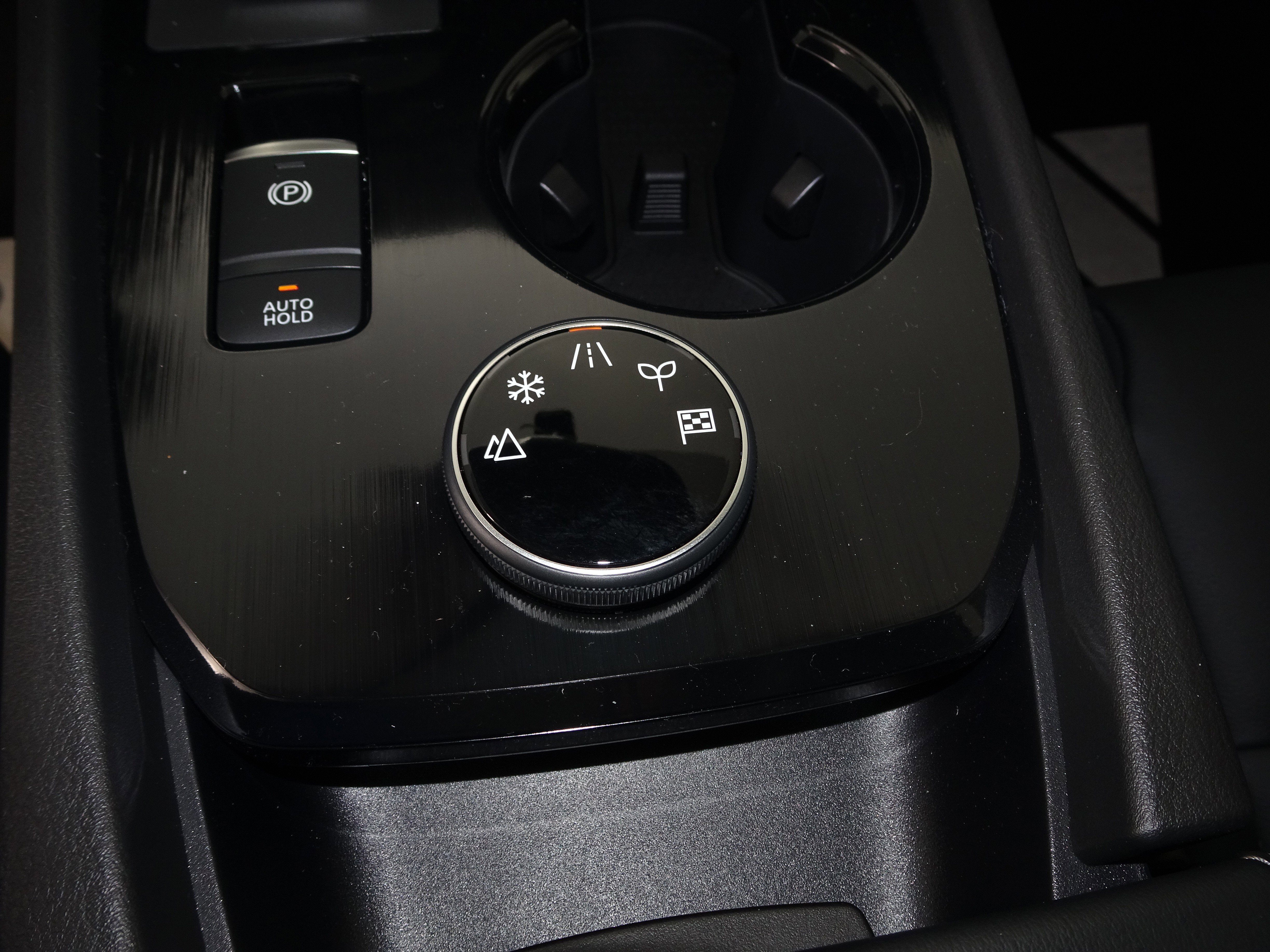 New 2025 Nissan Rogue SL w/ Tech Package image 37