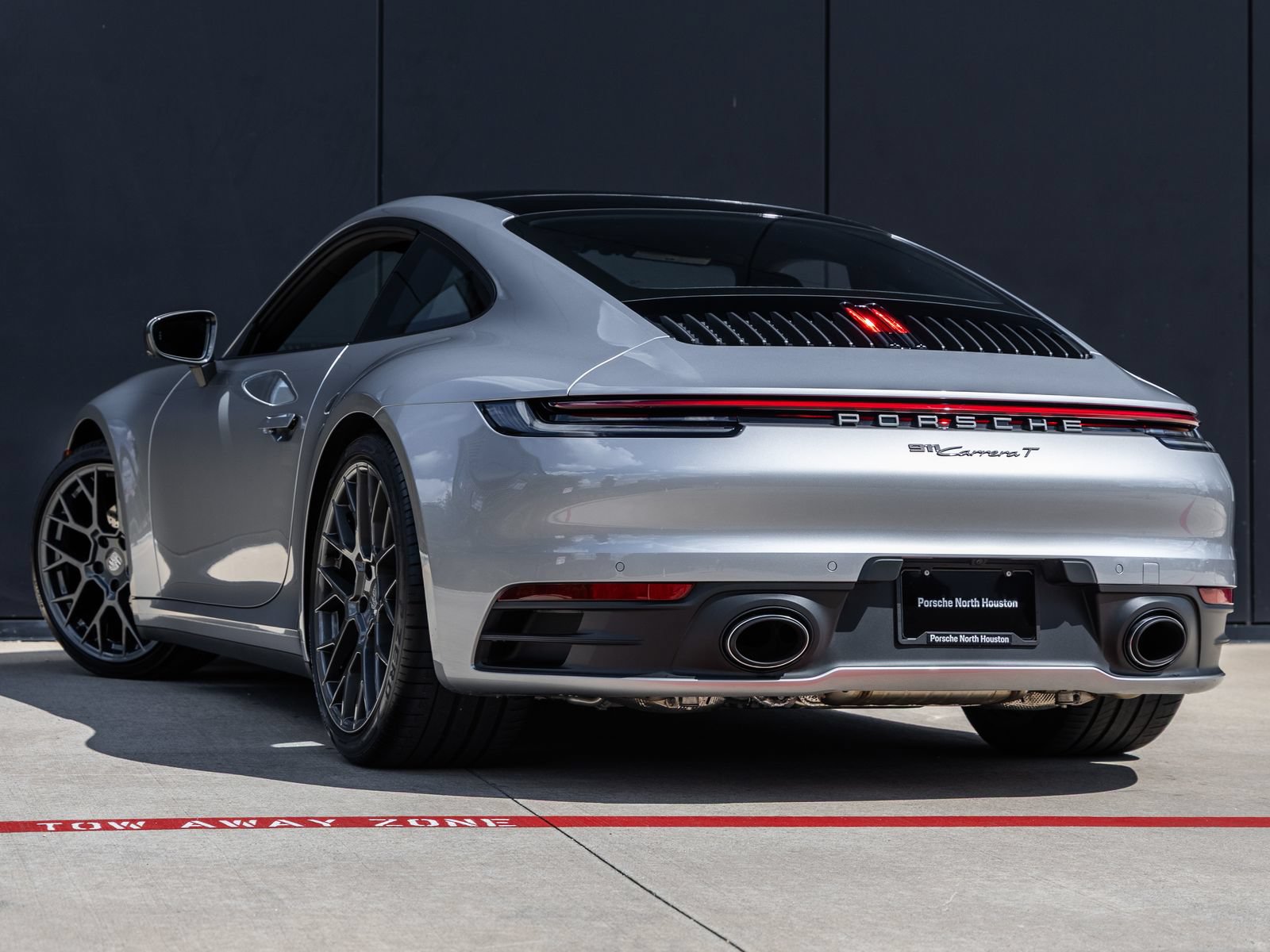 Certified 2023 Porsche 911 Carrera T RWD image 3