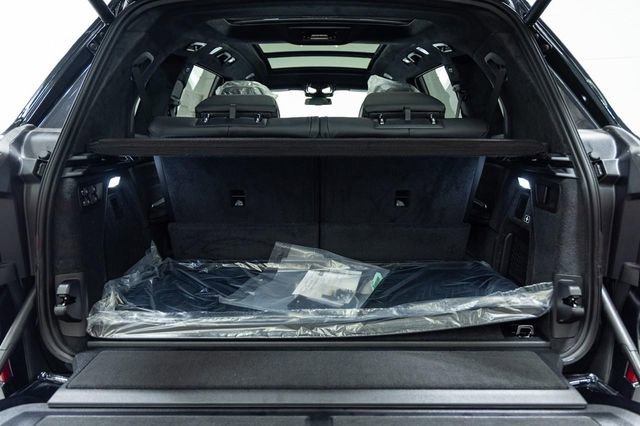 New 2026 BMW X7 M60i image 13