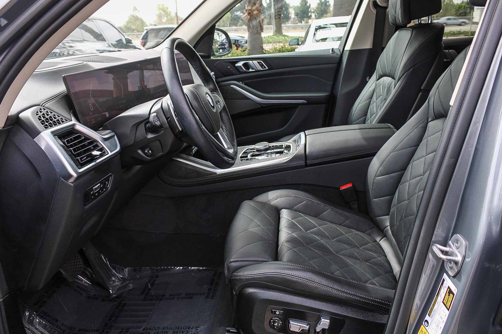 Used 2023 BMW X7 xDrive40i w/ Premium Package image 17