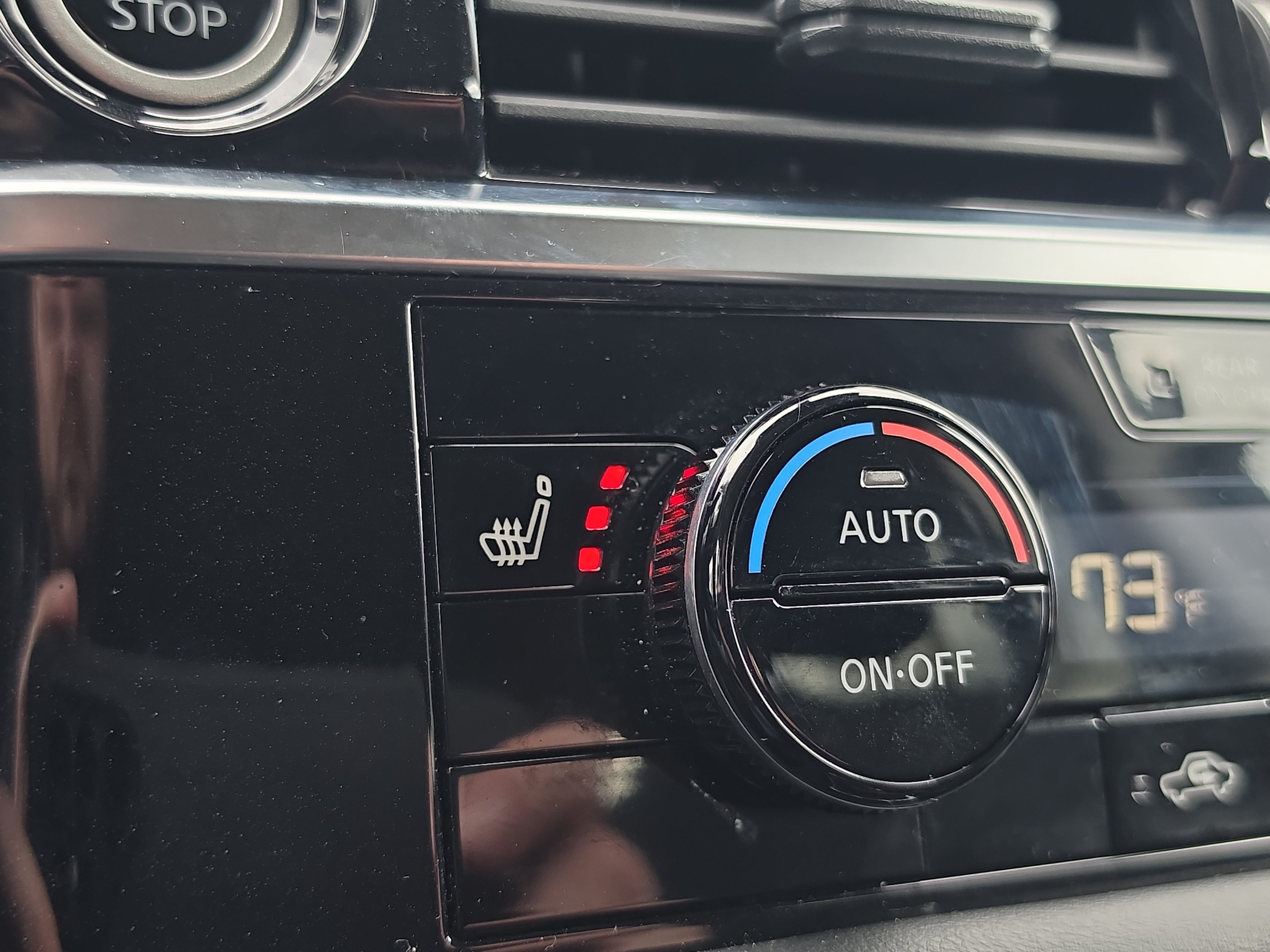 Used 2024 Nissan Pathfinder SV AWD/4WD image 31