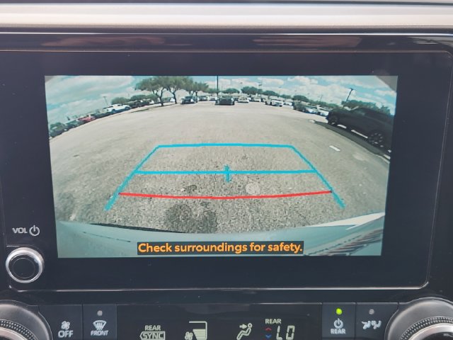 Used 2023 Toyota Highlander LE FWD image 15
