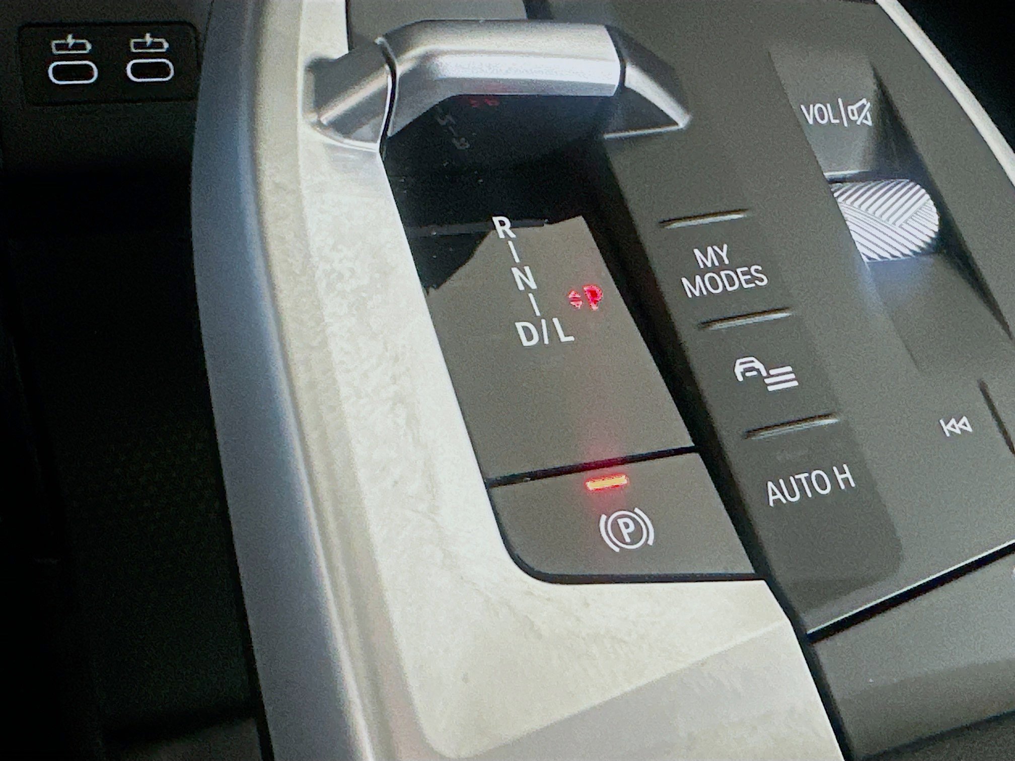 Used 2025 BMW X2 xDrive28i image 25