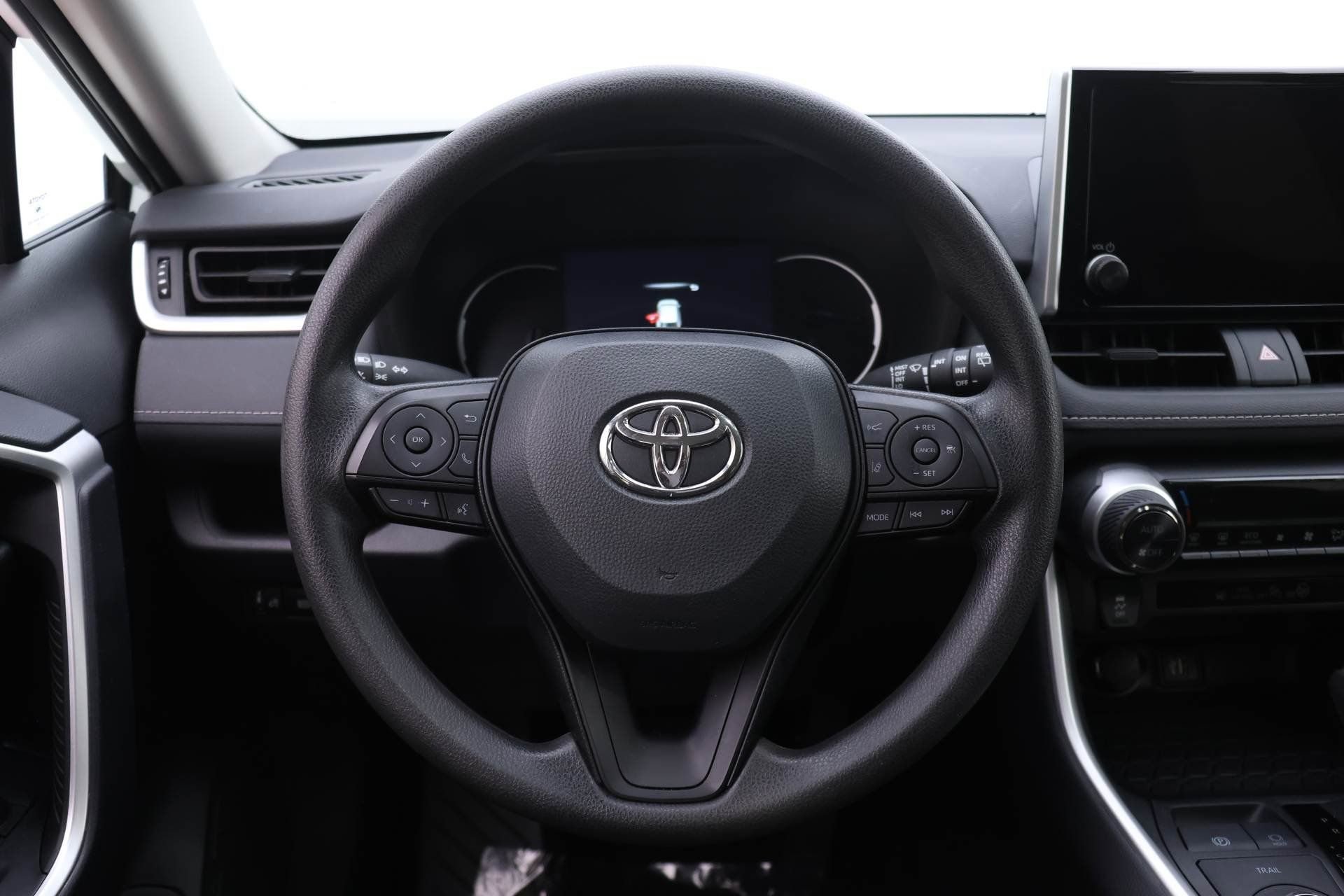 Used 2024 Toyota RAV4 XLE image 12