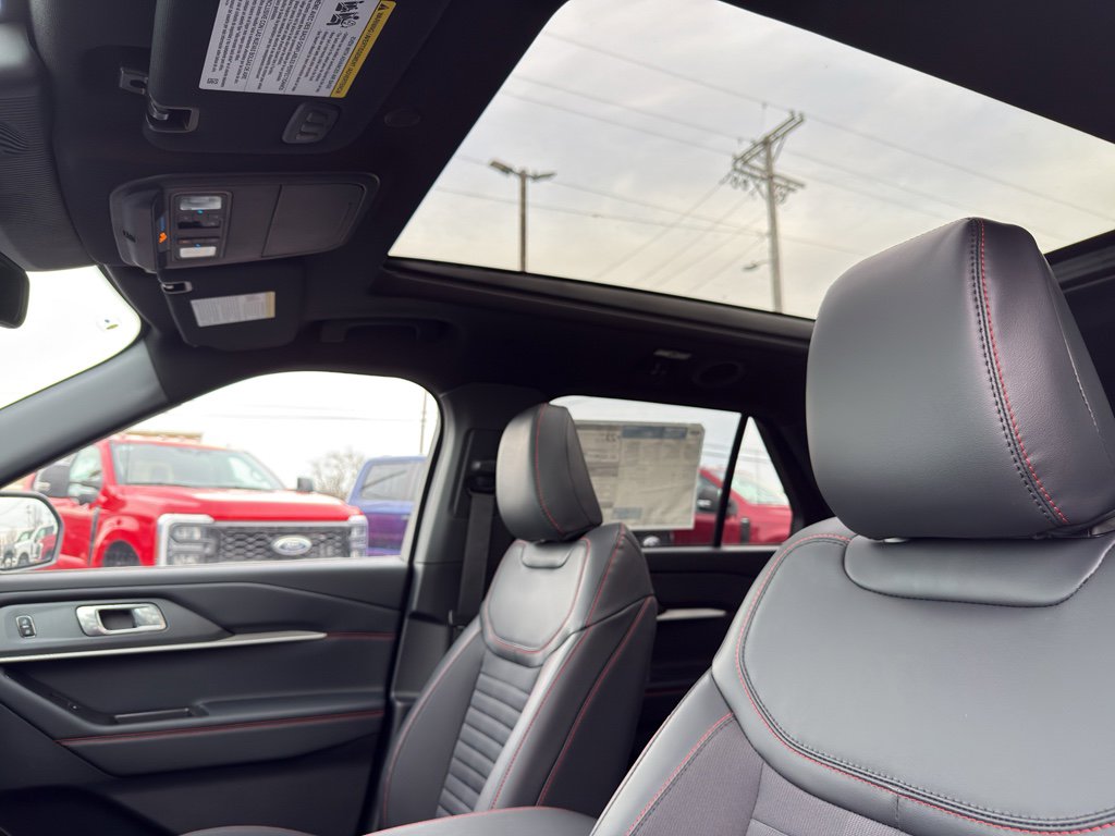 New 2026 Ford Explorer ST-Line w/ ST-Line Street Pack image 15