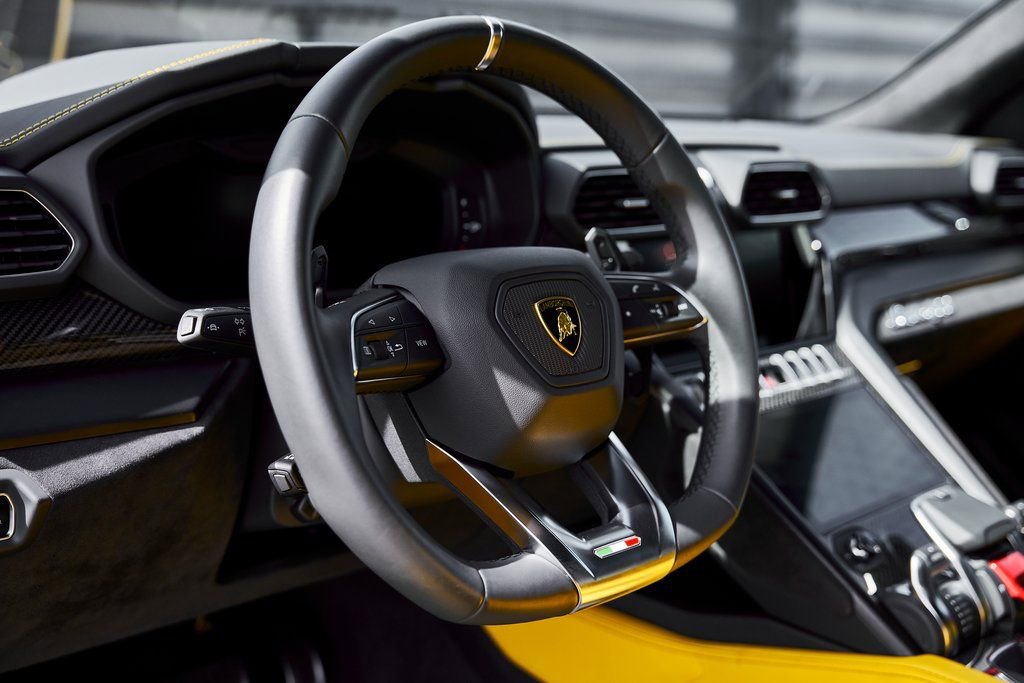 Used 2021 Lamborghini Urus image 37