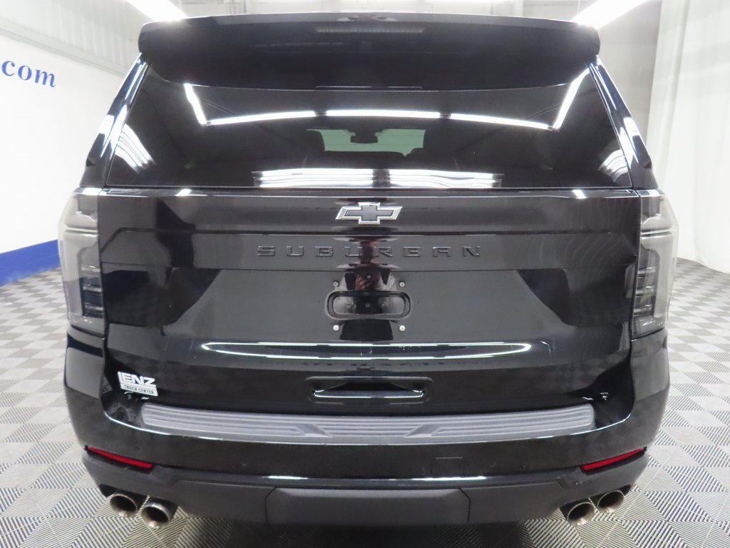 Used 2025 Chevrolet Suburban Z71 image 40