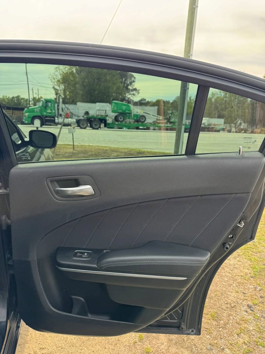 Used 2015 Dodge Charger SE w/ Popular Equipment Group image 14