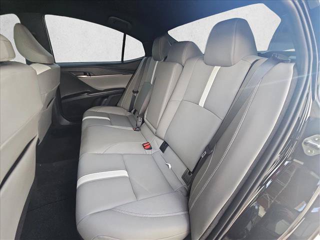 Used 2025 Toyota Camry SE w/ Convenience Package FWD image 17
