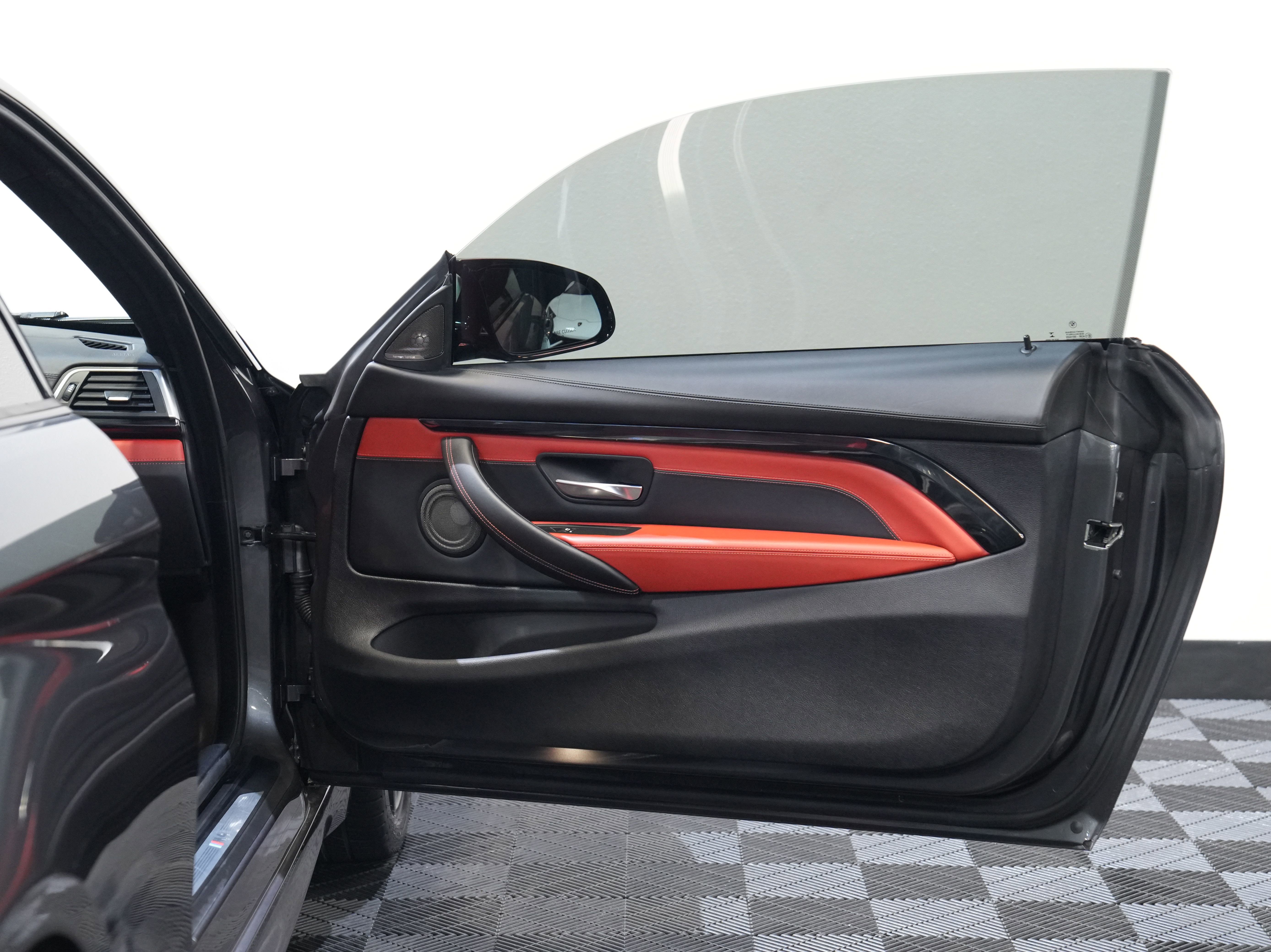 Used 2018 BMW M4 COUPE 2D image 24