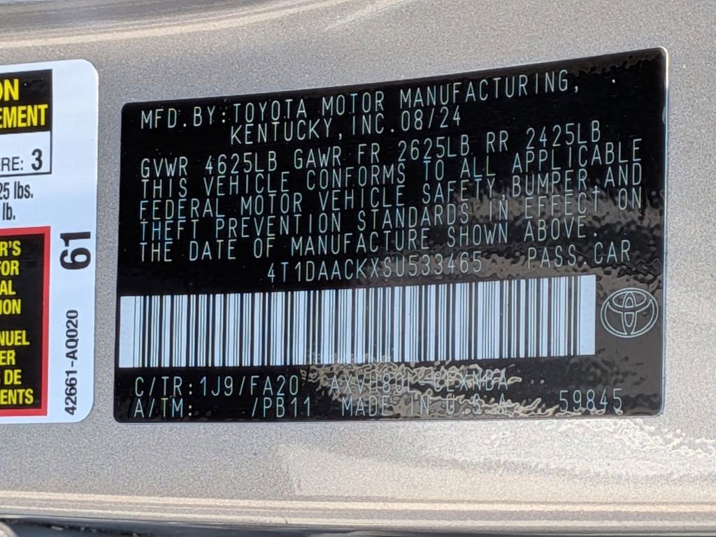 Used 2025 Toyota Camry LE image 31