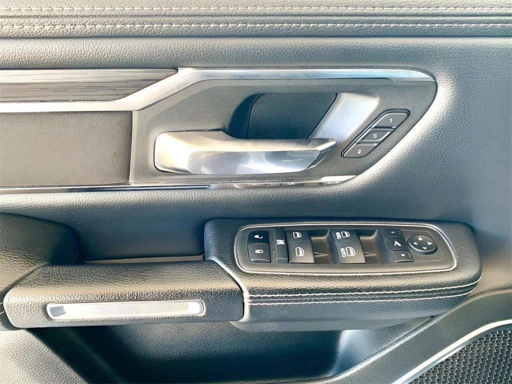 Used 2024 RAM 1500 Laramie image 13