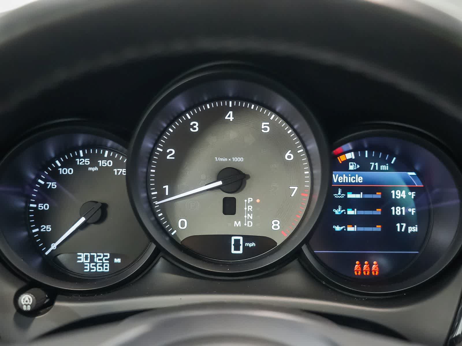 Certified 2024 Porsche Macan S AWD/4WD image 28