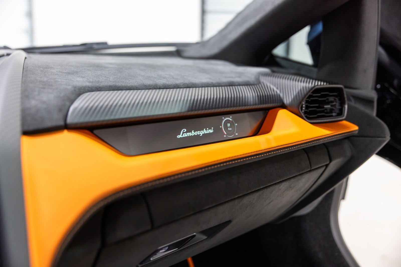 Used 2025 Lamborghini Revuelto image 49