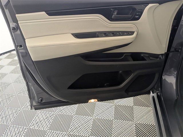 Used 2025 Honda Odyssey Touring image 10