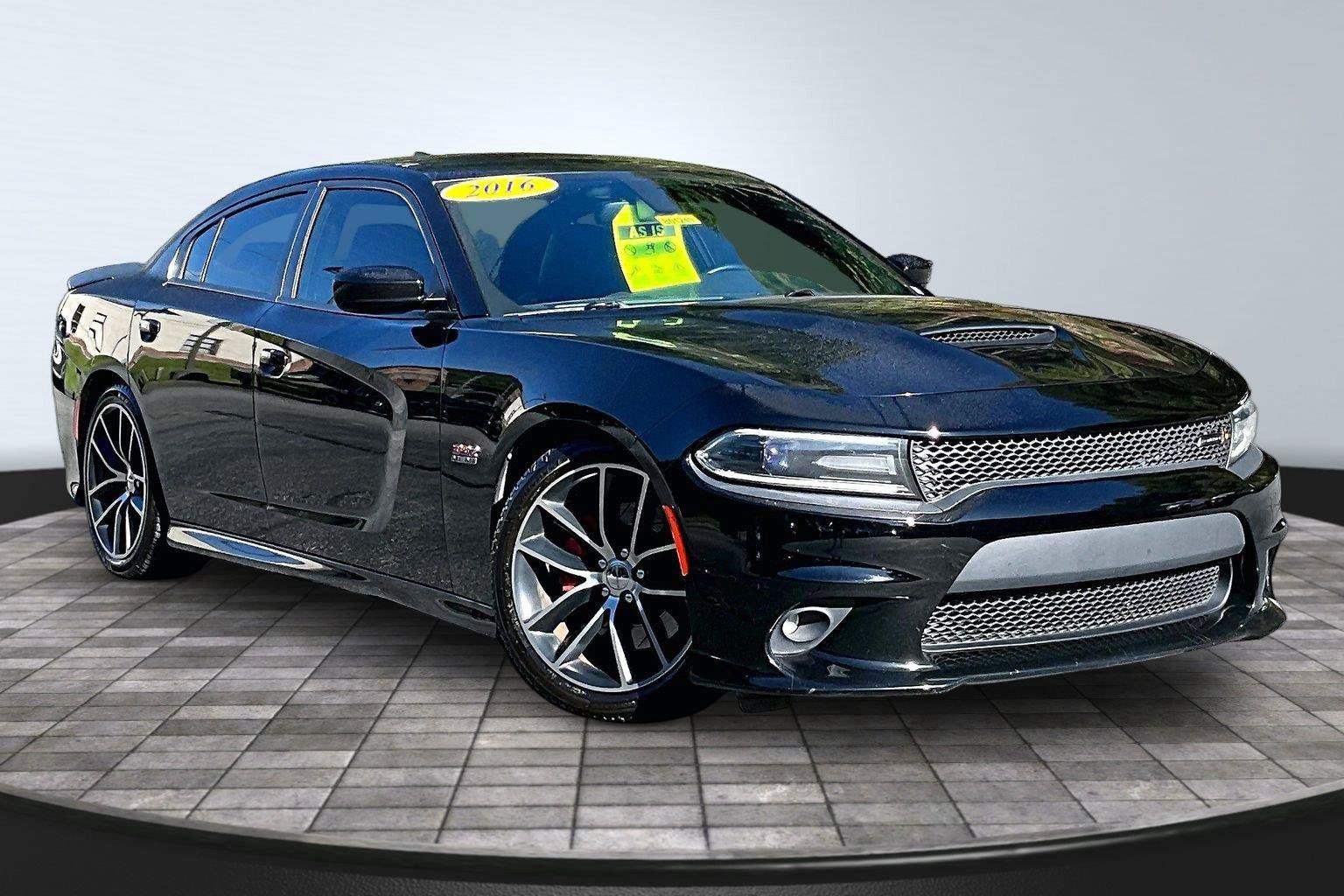Used 2016 Dodge Charger R/T Scat Pack RWD image 2
