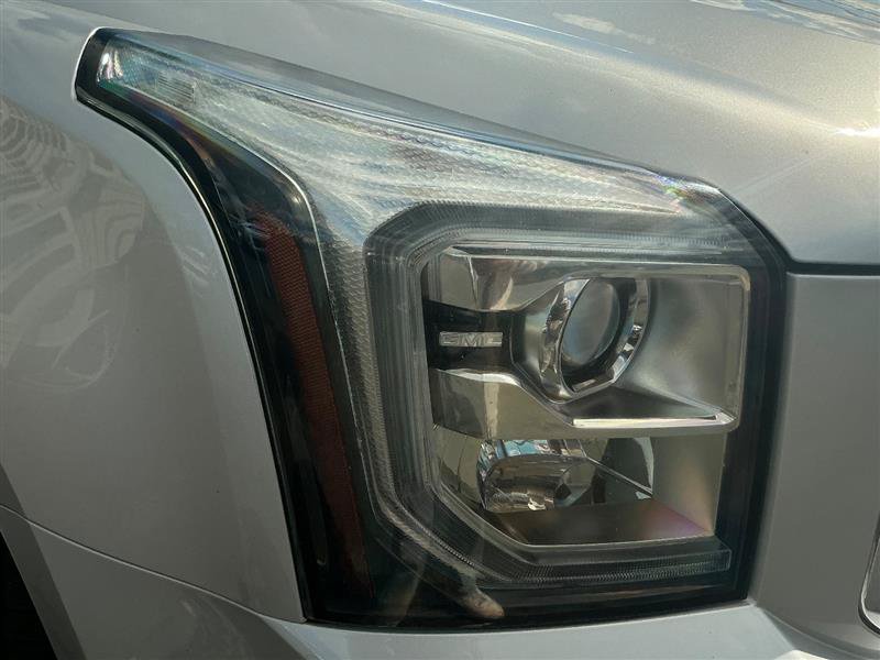 Used 2018 GMC Yukon Denali AWD/4WD image 10