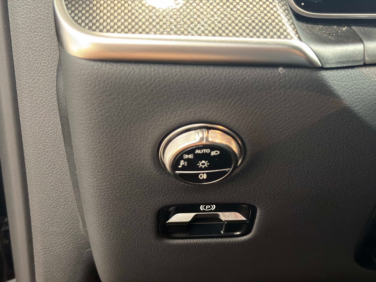 Certified 2026 Mercedes-Benz GLC 300 image 28