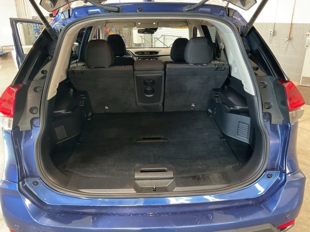 Used 2020 Nissan Rogue SV image 20