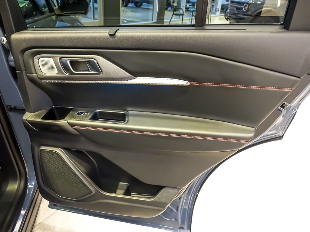Used 2025 Ford Explorer ST AWD/4WD image 25