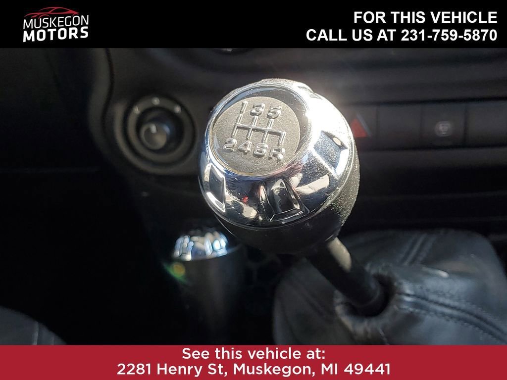 Used 2016 Jeep Wrangler Unlimited Sahara image 27