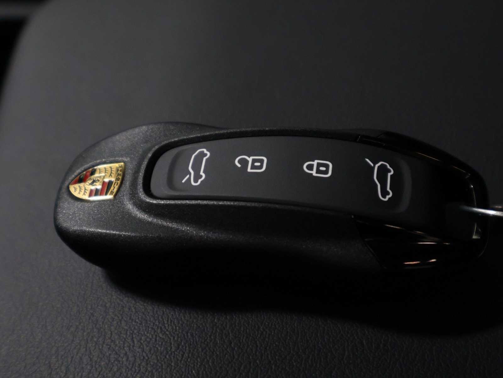 New 2026 Porsche Cayenne Electric AWD/4WD image 43