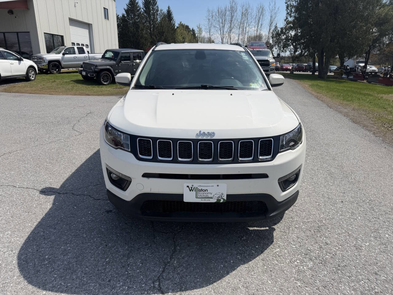 Used 2018 Jeep Compass Latitude w/ Cold Weather Group AWD/4WD image 8