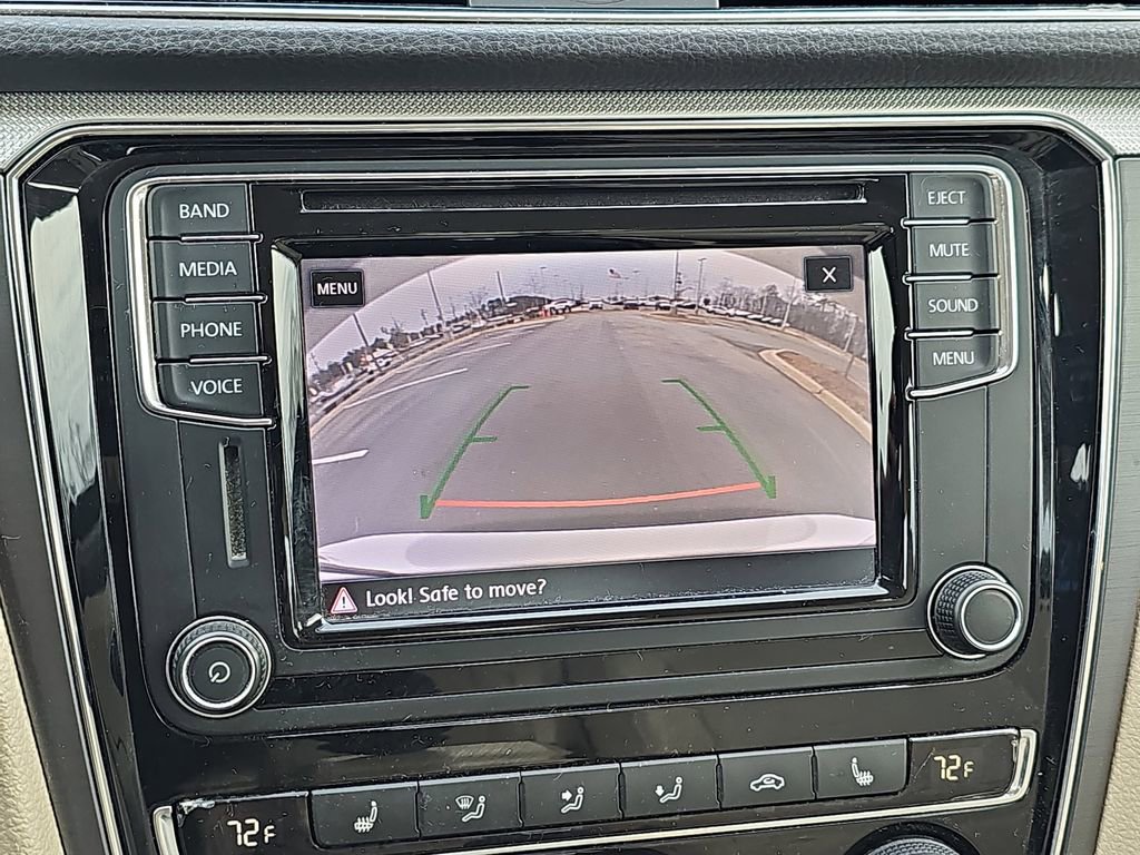 Used 2017 Volkswagen Passat 1.8T R-Line w/ R-Line Lighting Package image 24