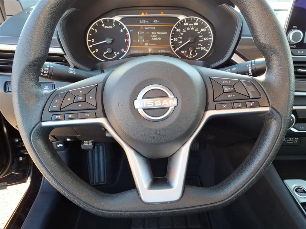 Used 2024 Nissan Altima 2.5 SV image 14