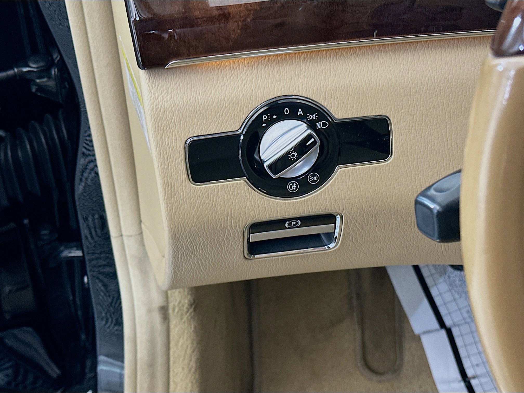 Used 2011 Mercedes-Benz S 550 4MATIC image 16