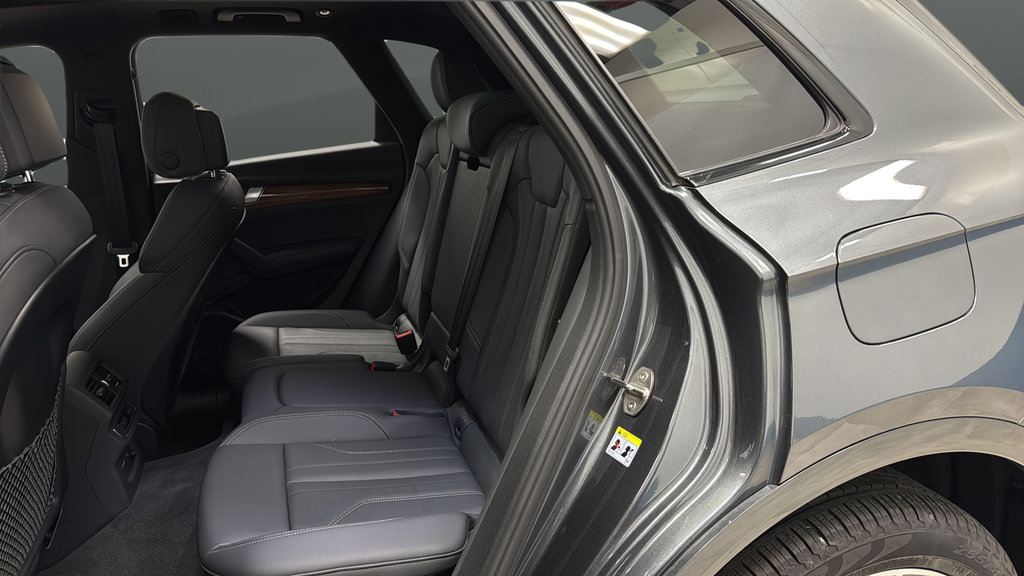 Used 2024 Audi Q5 e Premium Plus w/ Premium Plus Package AWD/4WD image 24
