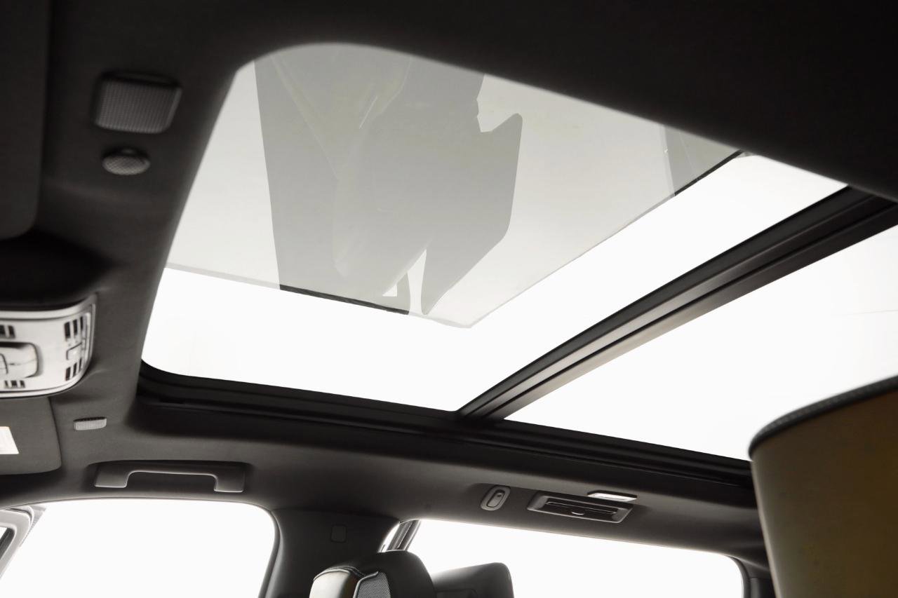 Used 2023 GMC Yukon XL Denali Ultimate image 18