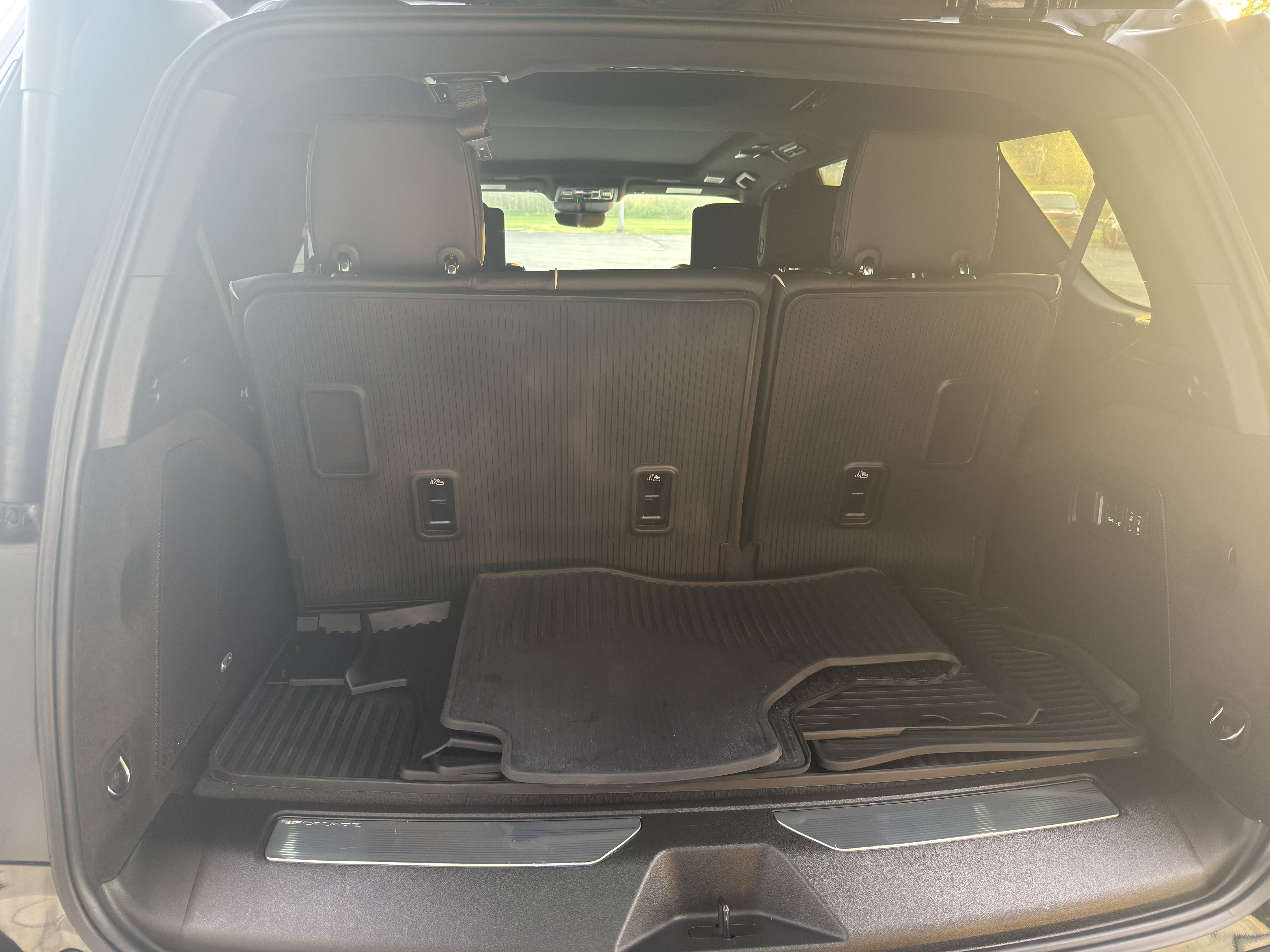 Used 2025 Cadillac Escalade V w/ LPO, ONYX Package AWD/4WD image 7